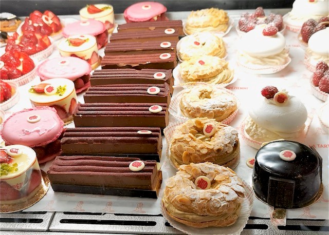 Kleine Törtchen Patisserie in Frankreich