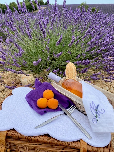 Serviette mit Monogramm Lavendel