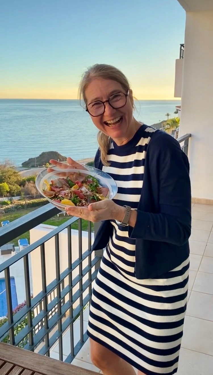 nicole-mit-salat