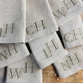 Serviette Leinen Monogramm Stickerei Handarbeit Atelier Luhabru